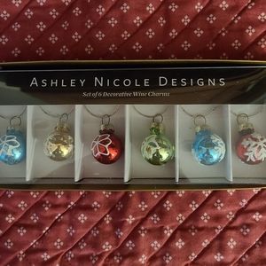 ASHLEY NICOLE Holiday wine charms